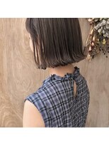 ツイギー 伊賀上ビル店(TWiGGY)&nbsp;切りっぱなし外ハネ、ミニボブ。透明感ハイトーン。