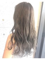 ヘアールームキュー(HAIR ROOM quu+)&nbsp;ハイライトたっぷりの透明感グレージュカラー