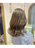ブリーチなし　オリーブグレージュ　西田大樹