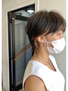 ペネロープ(Penelope) ［新宿］ショート/インナーカラー/イヤリングカラー　担当　夕島