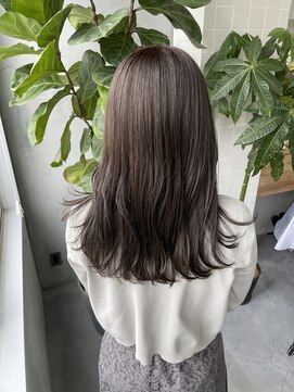 ティティ(TiTi) ブリーチなし！グレーベージュ[TiTi_栗林れい]