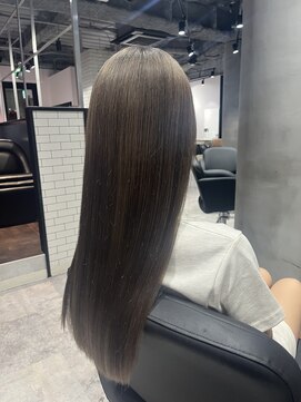 リーオオサカ(Lee Osaka) Wカラー×ベージュ×東芽生