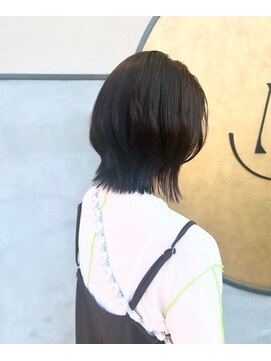 カプロアシヤ(Capullo.Ashiya) 黒髪ショートレイヤー