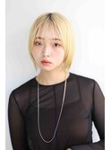 ブリーチありカラーホワイトブロンド＊透け感バングぱつっとボブ