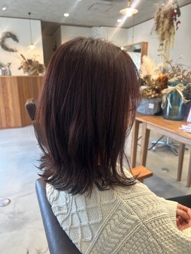 ツキ(TSUKI) 赤みブラウン×レイヤーカット