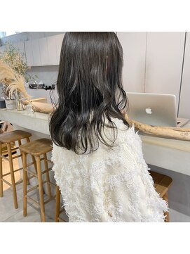 ミント(mint) スモーキーなオリーブグレー！くすみ感、透明感を！