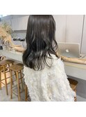 スモーキーなオリーブグレー!くすみ感、透明感を!