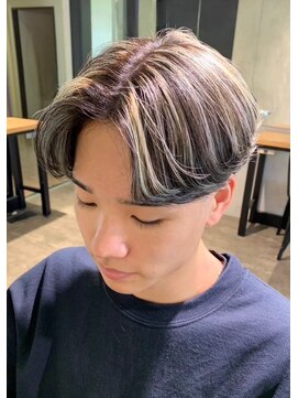 ジーナ 北千住ミルディス通り(Zina) メンズハイライト*センターパート【Zina北千住ミルディス通り】