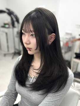 リヴ オオサカ(LIV OSAKA) 透明感ダークグレー/レイヤーカット/ハッシュカット