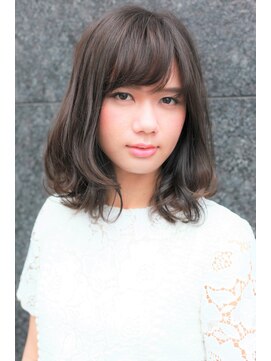 ヘアアンドメイク ドーリー(Hair&Make Dolly) ゆる巻きミディアム