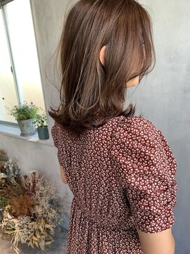 キチ(kichi.) [kichi.] ピンクベージュ×ミディアムロブ