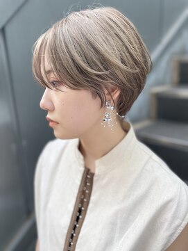 ヌード(NUDE) 「NUDE」#シースルー前髪 前下りショート ハイトーン ベージュ