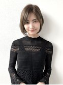 センターパートで乾かせば形になるショートヘア