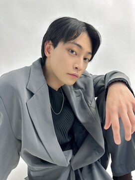 ルービック 梅田茶屋町(Rubik) スーツ短髪/ツーブロック/センターパート/黒髪