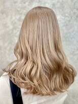 ラビス(Lovis)&nbsp;黒髪カタログ/ボブルフ/ネビージュ/小顔に見せるヘア/ワンレン