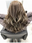 コントラストハイライト　ベージュ×グレージュ