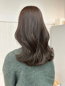 ナンバー アンフィール 渋谷(N° anfeel) 丸型卵形韓国顔まわりエアリーロング美髪オリーブブラウン渋谷