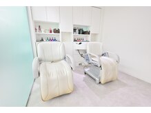 ヘアメイクHY(hair make HY)の雰囲気（リラックスできるシャンプー台で癒しのひと時を）