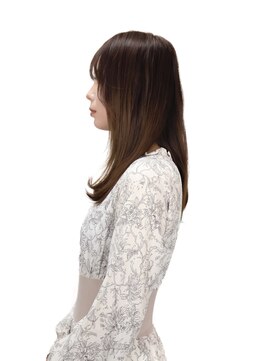 扱いやすいストレート　巻くのもおすすめ♪