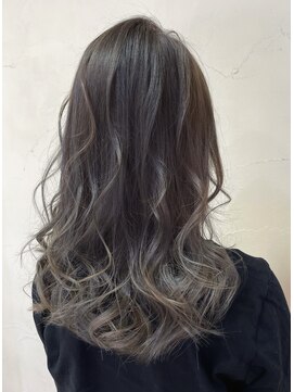 リプル(RIPPLE) 白髪ぼかしハイライト×透け感グレージュの大人カラー