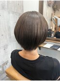 グレーベージュ