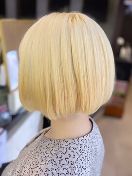 カルフール ロハス 草加東口店(Carrefour LOHAS) ぬきっぱブロンド/韓国風/ショートボブ/透明感/ケアブリーチ