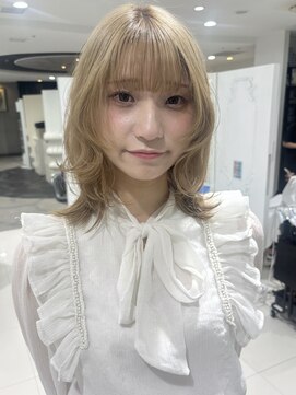 エアー 青山(AIR) 20代30代40代レイヤーカット×ベージュカラー×大人前髪あり