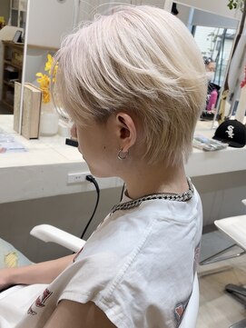 リゼル(LIZEL) 刈り上げなしセンターパート