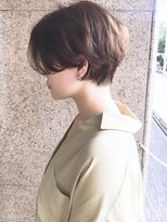 【morio 原宿】横顔美人　くびれ　ショート