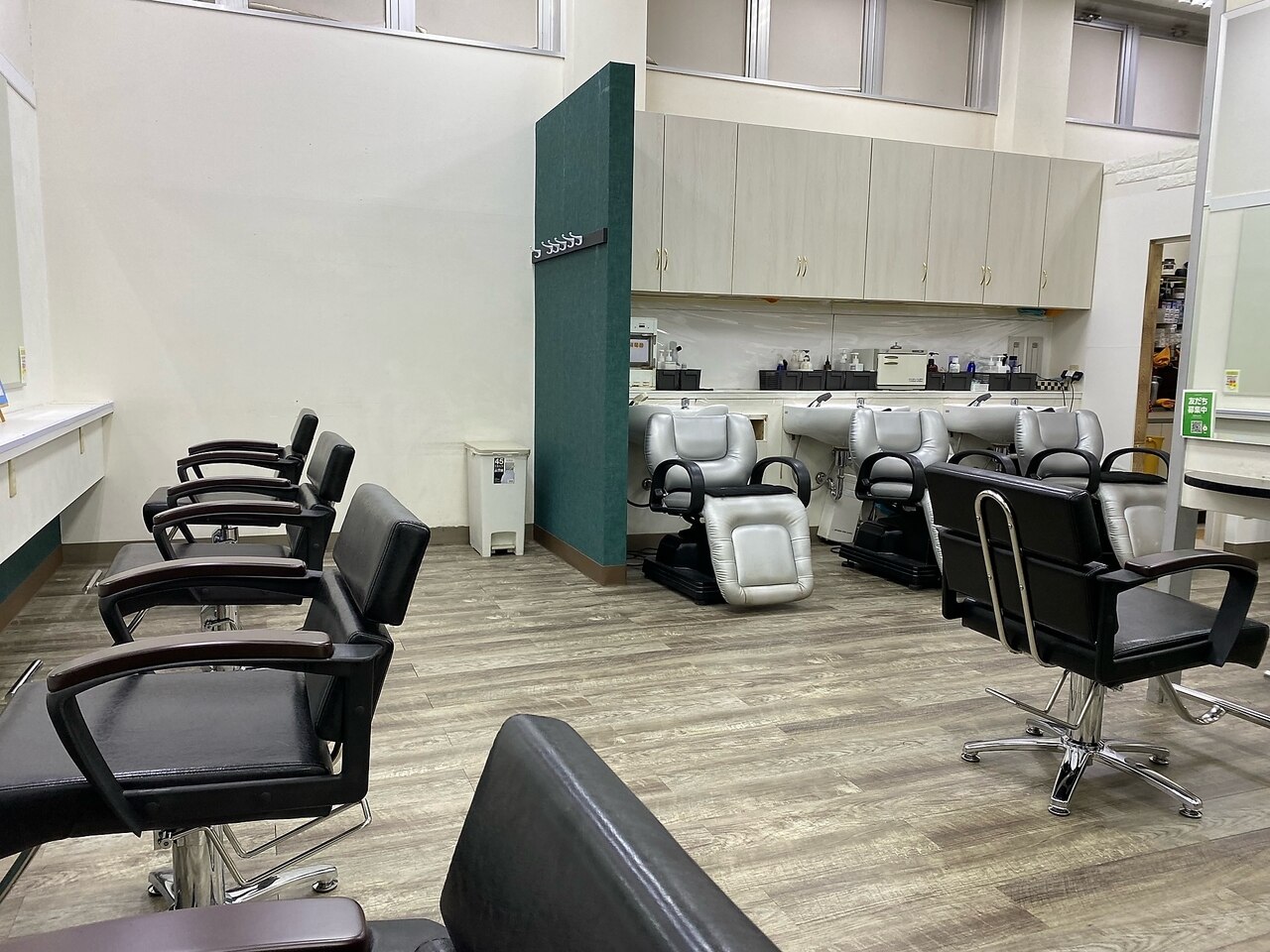 マーサヘアデザイン 長坂店(Martha HAIR DESIGN)｜ホットペッパー