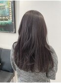 暗めのグレージュカラー