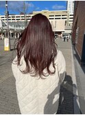 深めピンクブラウンカラーのロングヘア