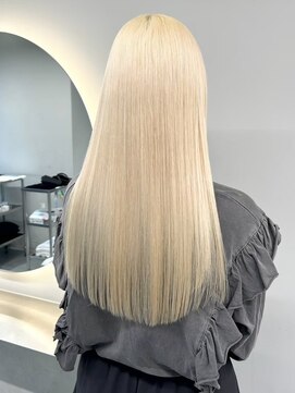 ソル バロール 表参道(SOL .valor) ハイトーンカラー顔周りレイヤーブロンドペールピンクシルバー