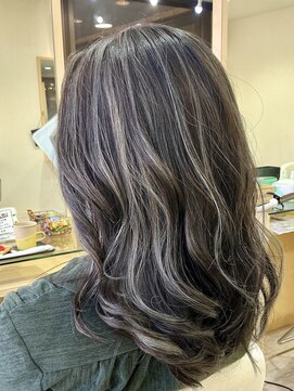 イソラブル(ISOLA-blu) ブリーチで叶える大人のコントラストハイライト