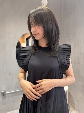 オリーブベージュカラー