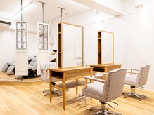 カラー専門店でプロの美容師がしっかり染めます。