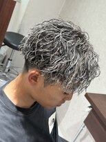 クール 大和八木駅前店(Coeur)&nbsp;奈良/橿原/大和八木/ホワイトメッシュ縦落ちパーマ