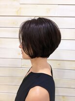 ラック 辻堂(LUCK) ウエットな質感で仕上げる束感バルーンショート