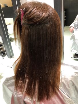 大嶋直樹の美容室 表参道 高難易度縮毛矯正表参道マリアンヌ＝乾かしただけです。本当です