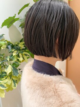 ローネス ギンザ(LONESS ginza) 首元スッキリミニボブ《櫻田あゆみ》