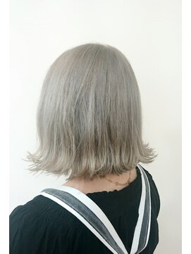 フィズ ヘア 三条店(fizz hair) ホワイトシルバー