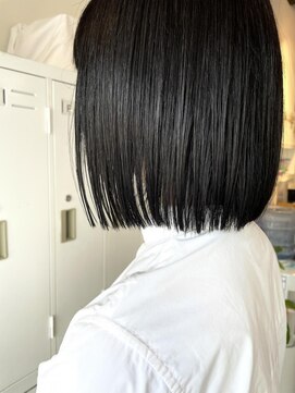 シファ(sifa) 切りっぱなしストレートボブ