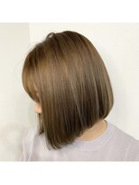 スリジエ(Cerisier)&nbsp;大人かわいいミルクティーベージュ前下がりボブ［新宿］