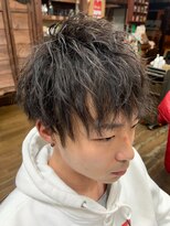 エイト(AITE)&nbsp;ツイストスパイラルパーマセンターパート<理容室>川口鳩ヶ谷１