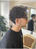 黒髪メンズツイストスパイラルパーマ刈上げアップバング