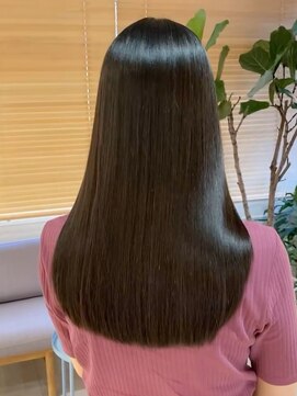 クールブ(Courbe) 美髪専門店が提案するナチュラルな『縮毛矯正』