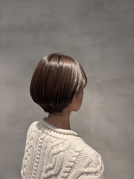 エル バイ ゼノン ビューティー(L by ZENON BEAUTY) 艶感抜群！　オリーブカラー　大人ショートボブ