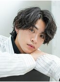 大学生向けツイストスパイラルセンターパート 黒髪