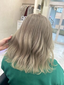 ミニョン(mignon) 韓国/ダブルカラー/ブリーチ/ピンク/学割U24/新越谷/南越谷/草加