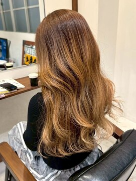 ルイ(ROUIS produced by LUCK 津田沼) ROUIS 津田沼 バレイヤージュ×ベージュ